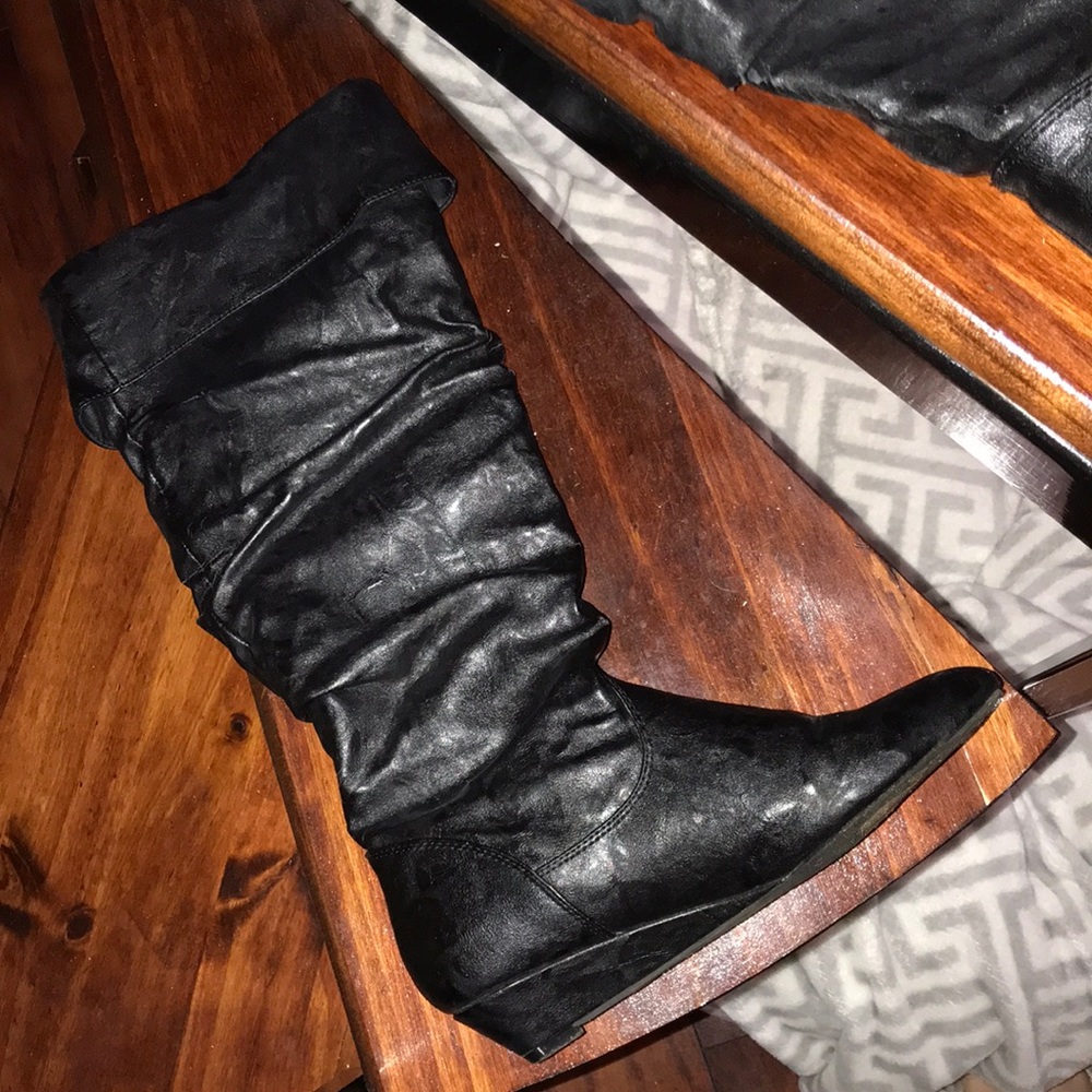 Boots - Picture 4 of 4